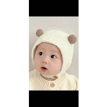 Kokoş Krem ve Kahve Renk Ponpon Detaylı Bebek Peluş Şapka