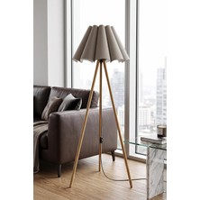 Woody Tripod Flora Cappuccino Zemin Lambaderi, Kumaş Başlıklı Ayaklı Lamba ve Salon Oturma Odası Aydınlatması - Modern Dekoratif Yer Lambası
