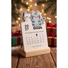 Ozzypix Ahşap Standlı Özel Kesim Sevimli Kediler Tasarımlı 2027 Masaüstü Takvimi (8,5X12 Cm) - Yeni Yıl Hediyesi