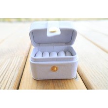 Prime Mini Takı Kutusu Organizer – Çıtçıtlı, Yüzük Küpe Saklama Kutusu, Kompakt Mücevher Kutusu, Seyahat Tipi (Farklı Renkler) (Beyaz)