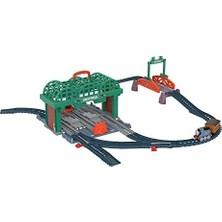 Prime Thomas & Thomas ve Arkadaşları™ Knapford Istasyonu Oyun Seti Thomas ve Arkadaşları Knapford Istasyonu Tren Seti HGX63