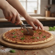 Prime Premium Pizza Kesici - Ergonomik Ahşap Saplı Paslanmaz Çelik Hamur Kesici (9 Cm)