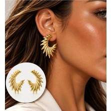 Poseidons Jewellery Kadın Gold Yaprak Desenli Büyük Yarım Halka Küpe – Modern Yaprak Formlu Şık ve Gösterişli Tasarım
