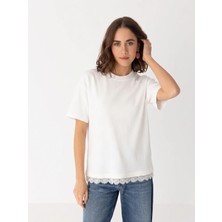 Maze The Official Grandma Issue Iğne Oyası Detaylı Oversize Kadın T-Shirt Beyaz