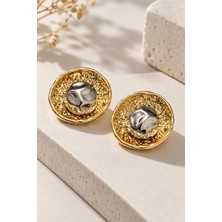 Gamze Ünlü Goldrenkli Gümüş Detaylı 2.6 cm Çapında Dokulu Yuvarlak Küpe