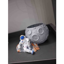 Nabi 3D Astronot Figürlü Dekoratif Masa Üstü Kalemlik - Modern Ofis Organizeri ve Hediyelik Obje