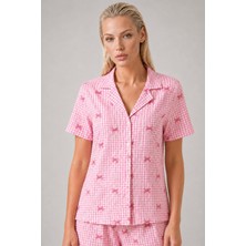 Ekose Fiyonk Desenli Şortlu Pijama Takımı Kadın Kısa Kollu Düğmeli Yazlık Rahat Pembe Pijama Takımı 4634