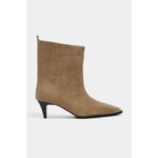 Nişantaşı Shoes Harper Rome Bej Hakiki Süet Kitten Topuk Sivri Burun Kadın Bootie