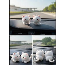 Temungur Pembe Yanaklı Kedi Araç Içi Torpido Süsü 2’li Set – Sevimli Pattern Desenli Oto Kedi Araba Aksesuarı
