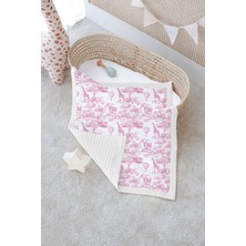 Tuğba Kuğu Çift Taraflı Bebek Battaniyesi, %100 Pamuklu Waffle Pike | Yastık Kılıfı Hediyeli - Pink Toile De Jouy - 100 x 150 cm