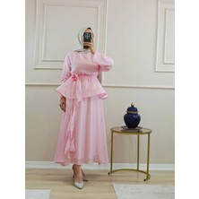 Tesetiva Gül Aksesuarlı Peplum Detaylı Elbise