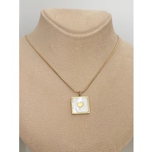 Laris Accessories Sedefli Kare Model Kalp Detaylı Çelik Kolye