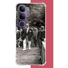 Aksesuarist Vivo V40 Lite Uyumlu Atatürk Yürüyüşte Baskılı Silikon Kılıf