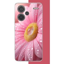Aksesuarist Redmi Note 13 Pro Plus Uyumlu Pembe Papatyada Çiy Damlası Baskılı Silikon Kılıf