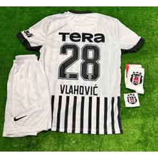 Bêşiktâ'ş' 2027 Vlahoviç Yeni Sezon Iç Saha Çubuklu Çocuk Forması 4'lü Set Forma Şort Çorap Bileklik