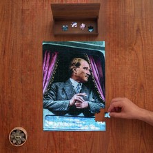 Punto Dizayn Camdan Bakan Mustafa Kemal Atatürk Tasarımı 240 Parça Ahşap Puzzle Ahşap Kutuda PD00362