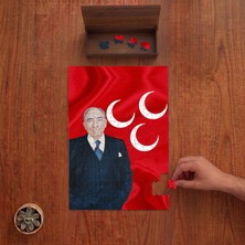 Punto Dizayn Alparslan Türkeş ve Üç Hilal Kırmızı Bayrak Tasarımı 240 Parça Ahşap Puzzle Ahşap Kutuda PD00561