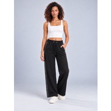 Bold & Young Kadın Siyah Deri Şerit Detaylı Pamuk Elastan Bol Paça Pantolon