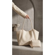 Çantella Krem  Yumuşak Deri Omuz Çantası 31X24 cm Ekstra Makyaj Çantalı Günlük Kadın Çanta