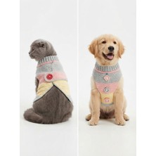 Daisy Tasarım Daisy El Örgüsü Çiçekli ve Düğmeli Gri, Pembe, Sarı Renkli Kedi Köpek Yeleği - Pet Kıyafeti (0-6 Yaş Kedi ve Küçük Irk Köpekler Için)