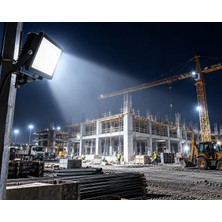 Mov 500W LED Projektör 6500K Beyaz Işık 50.000 Lümen Dış Mekan