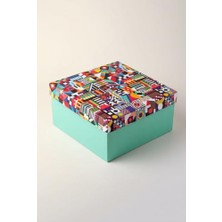 Hediye Kutusu, Modern Şekiller Canlı Geometrik Tasarım, Premium Karton Hediye Kutusu, 26X26X13 cm
