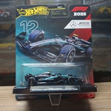 Hot Wheels F1 Mercedes Amg Petronas Formula One Team (12)