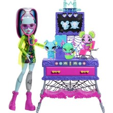 Marmara Avm Make A-Monster Pet Oyun Seti, Frankie Stein Doll ve 30+ Aksesuar, Mad Science Lab Mobilyaları