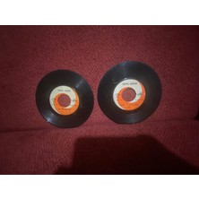 Plk Gönül Akkor - Bir Aşk Uğruna - Dertli Geceler - Sevmiyorum Seni Artik Içimde Bin Türlü Keder Var ( 2 Plak Set )