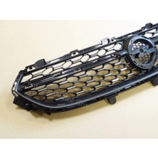 TŞT Peugeot 208 2020-2023 Ön Panjur Alt Orta Iç Kapak (Radar Kapağı)(Tw) (Oem No (9829438380))
