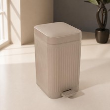 Odea Tr 10 Lt Amortisörlü Pedallı Çöp Kovası, Gri Sessiz Kapaklı Banyo Mutfak ve Ofis Çöp Kutusu, Dar Alanlara Uygun Modern Plastik Pedallı Çöp Kovası (Latte)