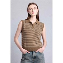 Soft & Basic Kadın Çizgili V Yaka Düğmeli Rahat Kesim Triko Süveter