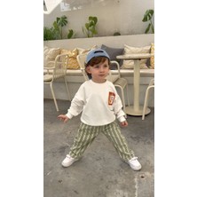 KR Kids Erkek Çocuk Ekru Baskılı Sweatshirt Haki Çizgili Gabardin Pantolon 2’li Takım