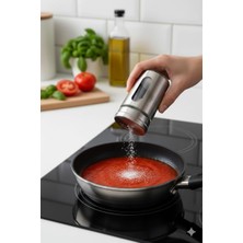 Universal Tuzluk, Metal Sarma Cam, Şeffaf Cam Gövde, Delikli Kapak, Tuz ve Baharat Serpici, Mutfak ve Sofra Kullanımı (1)