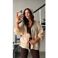 Elisin Taş Kapüşonlu Çanta Aksesuarlı Yağmurluk
