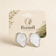 Rizmir Beyaz Görünümlü Renk Geometrik Çivi Kadın Küpe