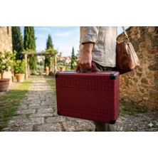 Universal Cr Serisi Şarjlı Taşınabilir Çantalı Pikap - Bluetooth Bağlantılı, Dahili Hoparlörlü, 3 Devirli (33/45/78), Vintage Tasarım Plak Çalar - Bordo Timsah Derisi Desenli