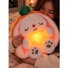 DMR Accessoire Nefes Alan Sevimli Uyku Arkadaşı Tavşan Havuç ve Çilek Figürleri ile Peluş Oyuncak 30 cm