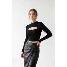 MiaMoon Kadın Siyah Göğüs Dekolteli Uzun Kollu Cut Out Crop Top Bluz – Şık, Rahat ve Kolay Kombinlenebilir