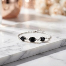 Arvenia Silver Taç Montürlü Üç Siyah Zirkon Taşlı Kadın 925 Ayar Gümüş Bileklik