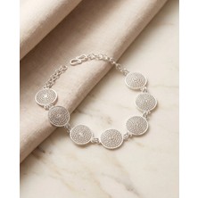 Arvenia Silver Spiral Desenli Yuvarlak Disk Dizili Telkari Kadın 925 Ayar Gümüş Bileklik