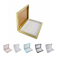 Renklerin Atölyesi 24 Lü Seperatörlü Cikolata Kutusu 32×24 cm -Gold