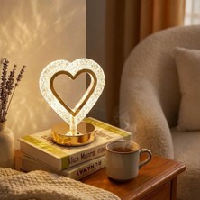 Vera Concept Store Kalp Şeklinde Kristal LED Masa Lambası – Dokunmatik, 3 Renk Işık Modlu, Şarjlı Mini Dekoratif Gece Lambası (5264)