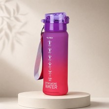 Vera Concept Store 700 ml Pipetli Su Matarası, Soft Touch Kaplamalı Ipli Taşıma Askılı Spor Matara, Kilitli Kapaklı Okul Suluk, Outdoor ve Günlük Kullanım Için (Mor-Pemb