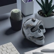 Vera Concept Store El Yapımı Yılanlı Kurukafa Döküm Seramik Tozu Dekoratif Biblo