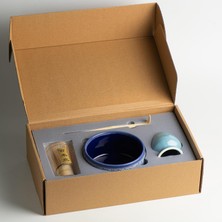 Vera Concept Store 4 Parça Matcha Çayı Hazırlama Seti (Mavi) - Seramik Çırpıcı Tutucu (Kusenaoshi), Bambu Whisk (Chasen), Kaşık - Geleneksel Japon Zen ve Hediye Kiti