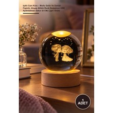 Yenilig 1 Adet Işıklı Cam Küre – Mutlu Gelin ve Damat Figürlü, Ahşap Altlıklı Renk Değiştiren USB Aydınlatmalı Dekor (6 Cm) Light Globe