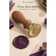 Cadılar Halloween Temalı Ahşap Pirinç Mühür - 2.5 cm Çap, Süpürgeli Cadı Baskılı Mum Mührü