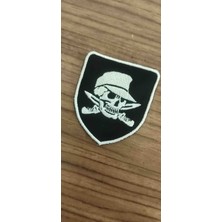 Özden Nakış Kurukafa Yaka Patch Cırtlı