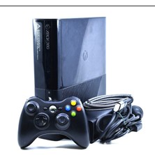 Ubisoft Xbox 360 Oyun Konsolu 4 GB + Kablosuz Kol + 1 Adet Random Orjinal Oyun ( Temiz Yenilenmiş Cihaz )